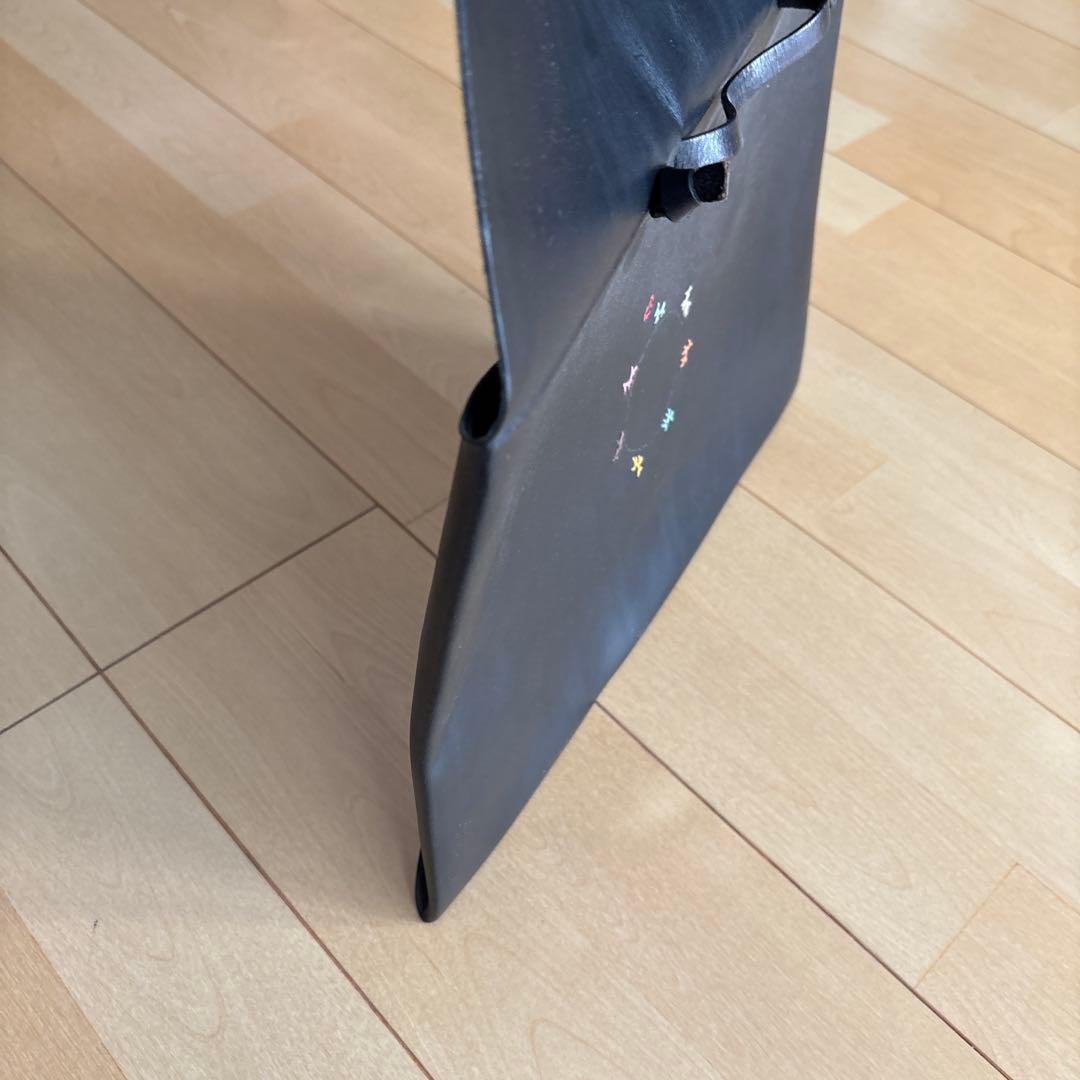 アンリクイール書類入れ