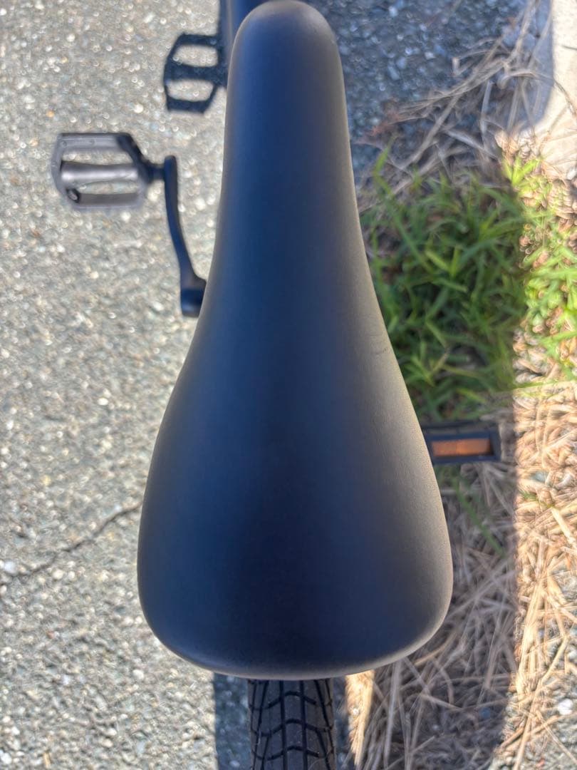 SOLO BMXダーカスワン　16インチ