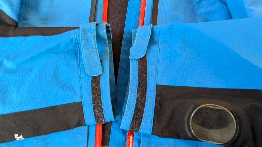 ノースフェイス　ゴアテックス　スキーウェア上下Sサイズ、中古品