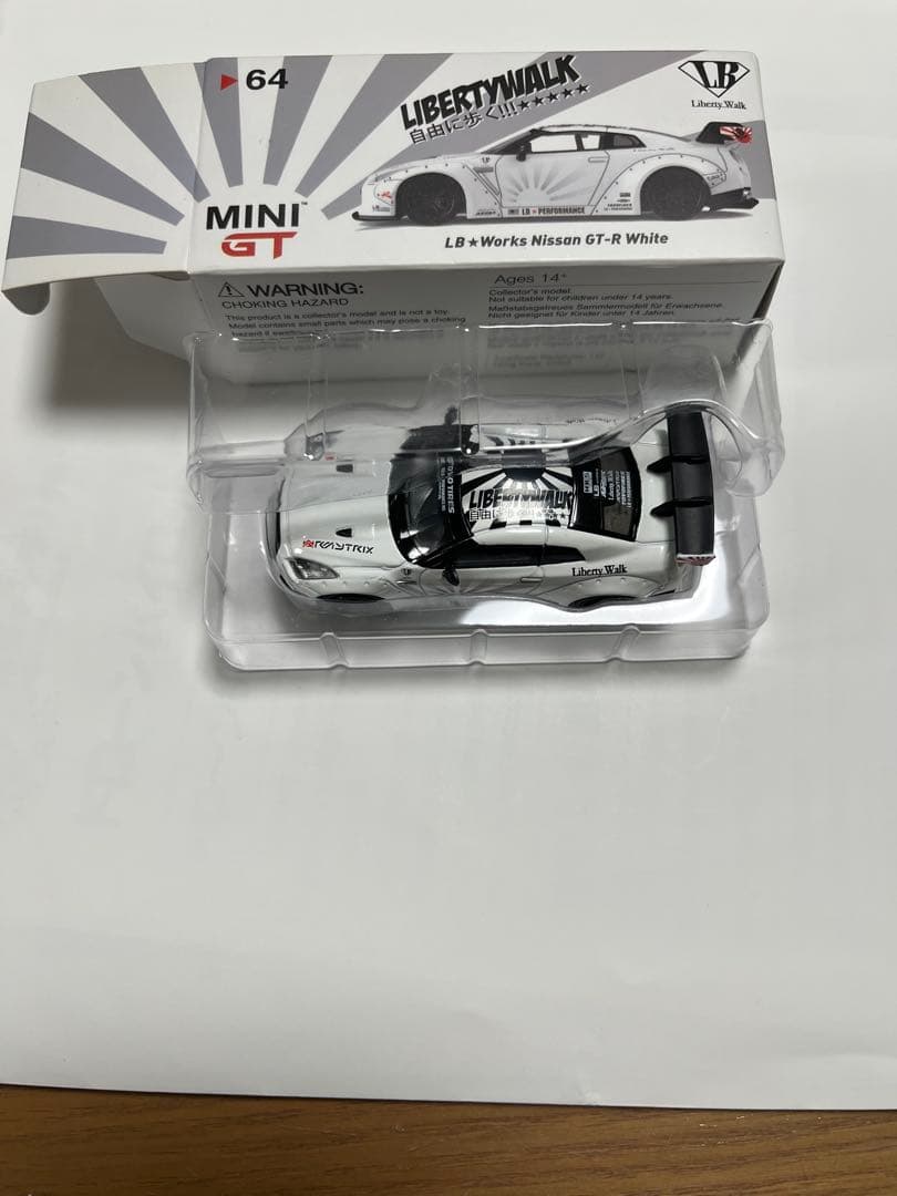 リバティーウォーク　LBWK GT-R R35 1/64 絶版