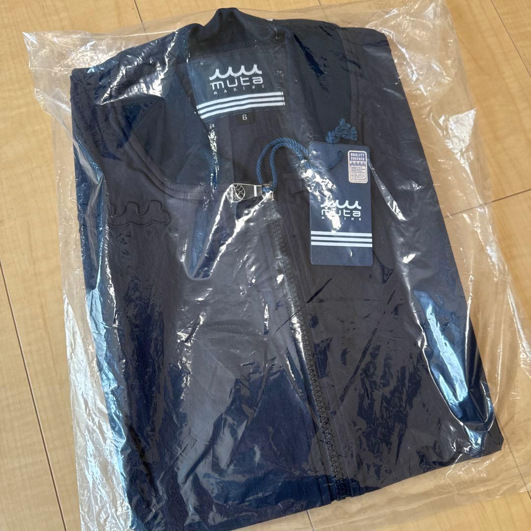 ムータマリン ストレッチナイロン ジップベスト 紺muta