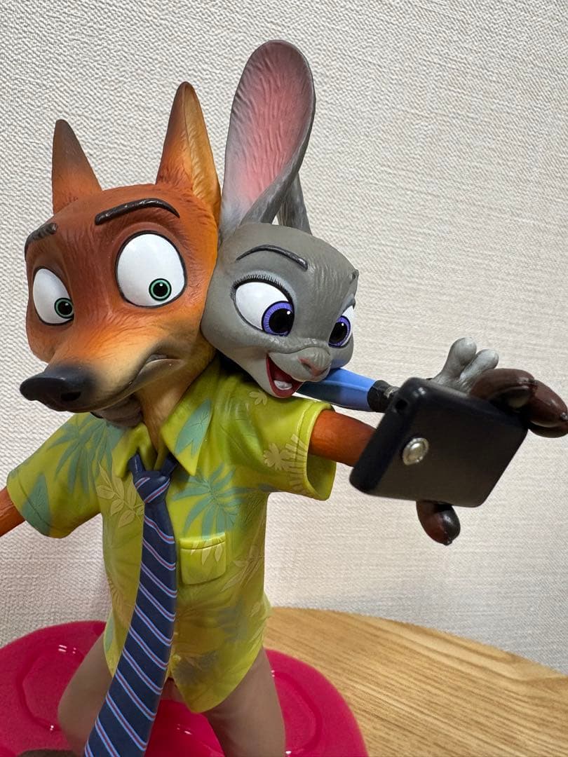 Happyくじ　ズートピア A賞 ニック&ジュディ　セルフィーフィギュア