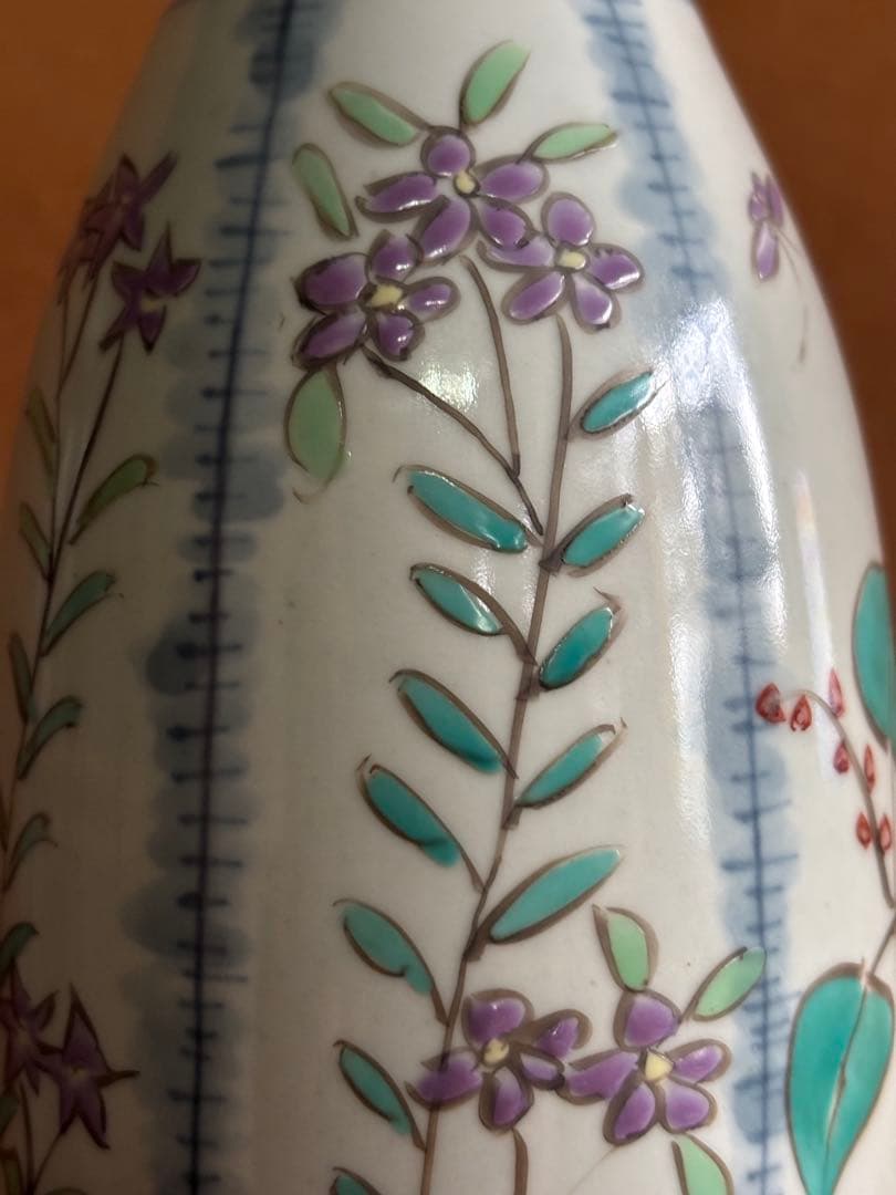 五代佐藤走波62才作色絵窓割萩犬草蝶文筒形花瓶　一点物　未使用