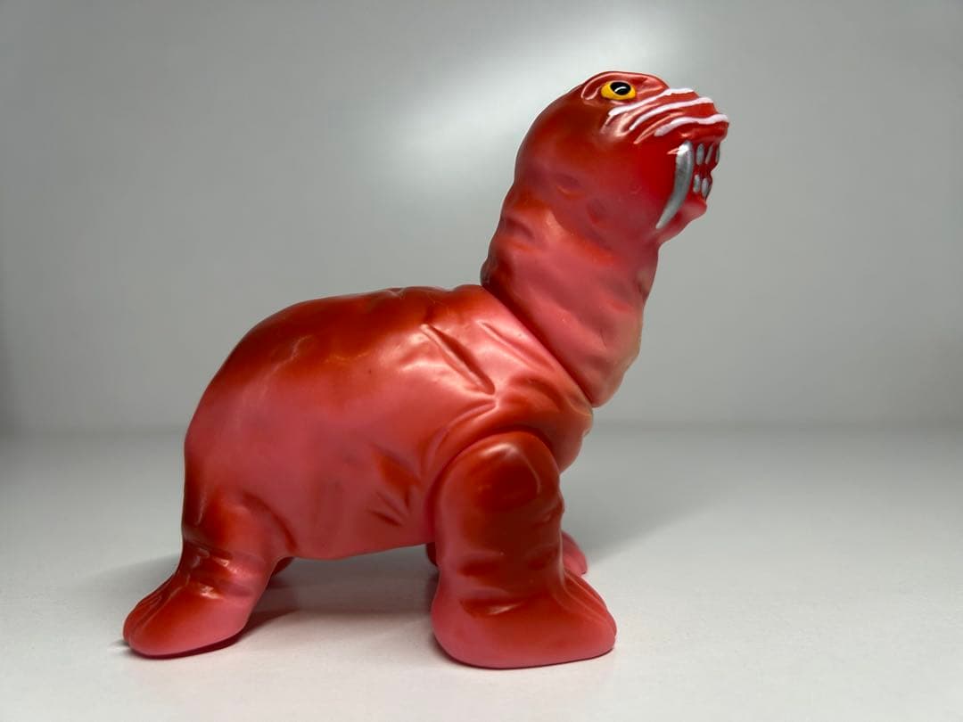 ぶたのはな トドラ　ソフビ ウルトラQ ウルトラマン　怪獣　ピンク