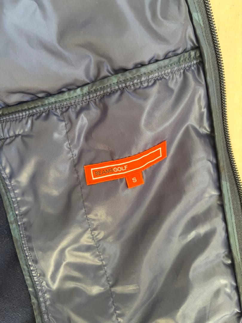 ビームスゴルフ ハイブリッド中綿ブルゾン　ブリーフィング uag