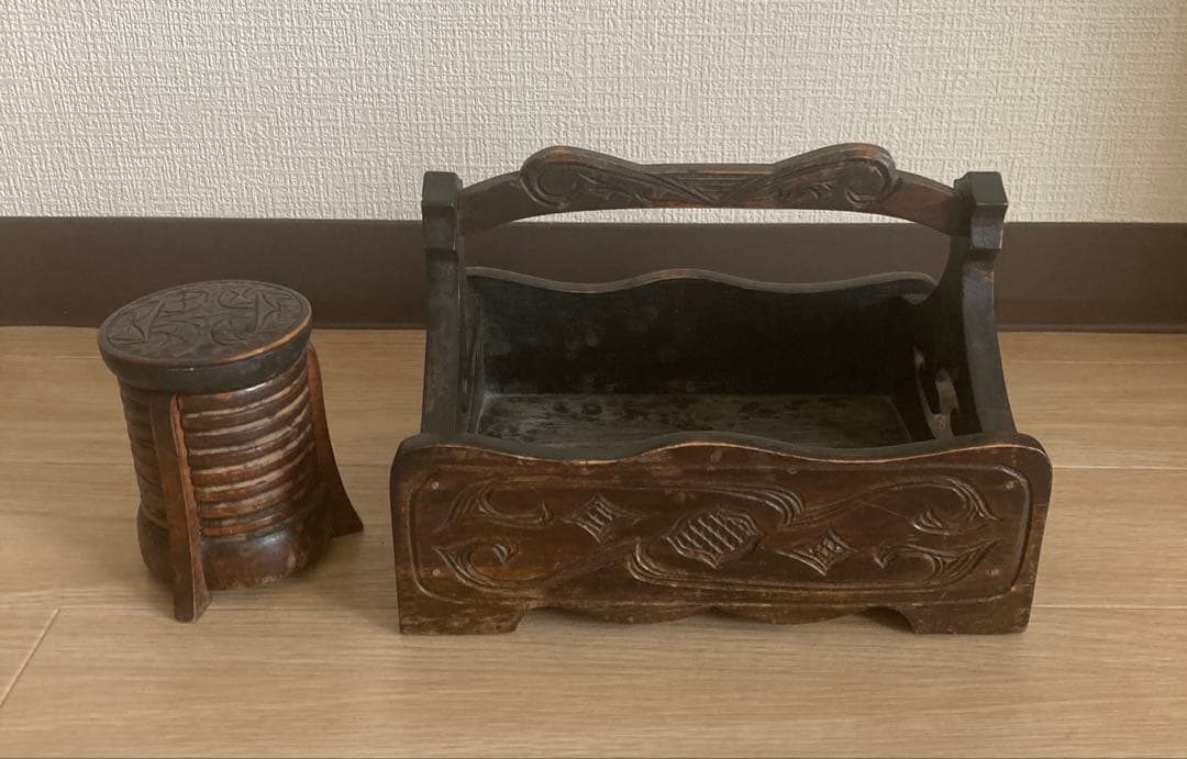 【稀少】アイヌ工芸　アイヌ紋様　手つき盆　シントコ小物入　脚付