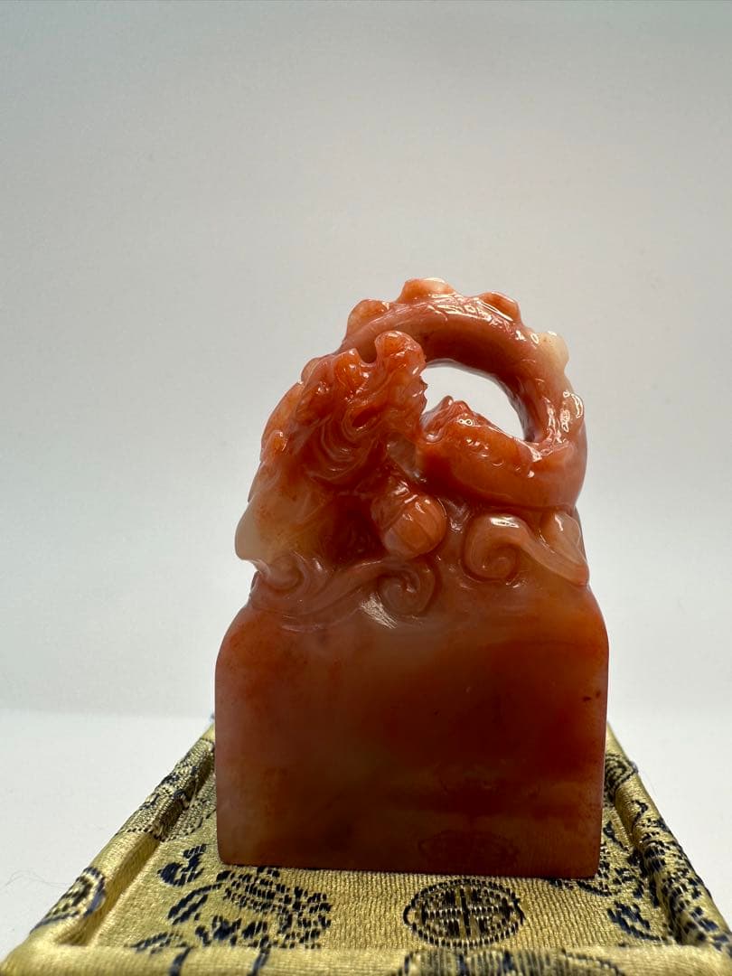 56 ラオス石　 手彫り　瑞獣　高級　印材　印石　篆刻　書道　落款　関防