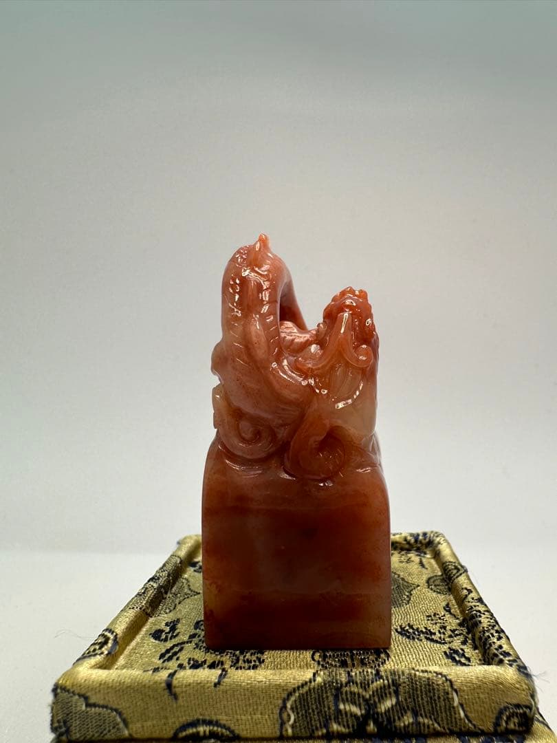 56 ラオス石　 手彫り　瑞獣　高級　印材　印石　篆刻　書道　落款　関防