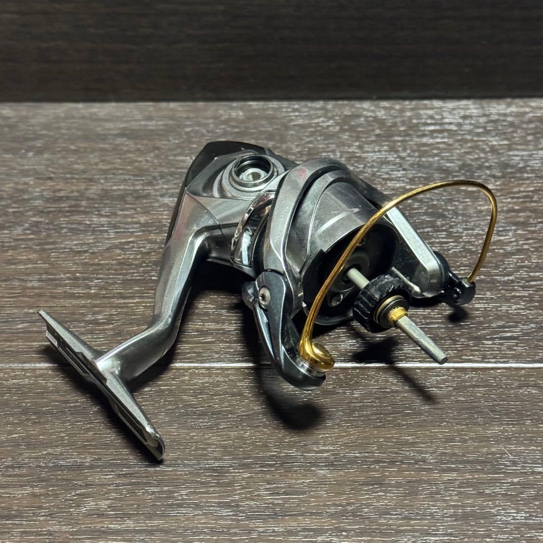 美品 シマノ 16ヴァンキッシュC3000HG ボディのみ