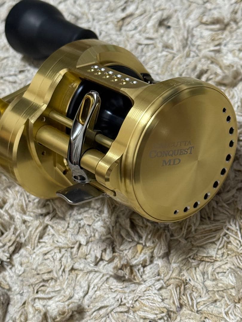 シマノ カルカッタコンクエストMD 400XGLH ベイトリール　右ハンドル