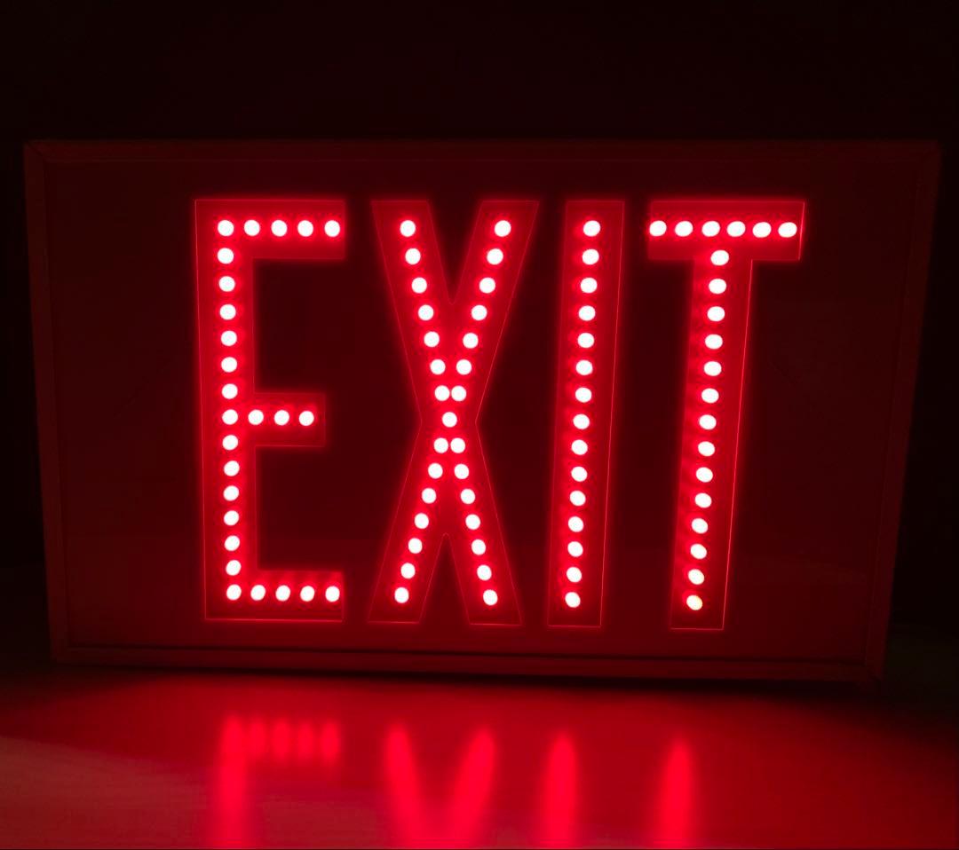 米軍放出品 EXIT サイン インテリア 100v 米軍基地 USAF