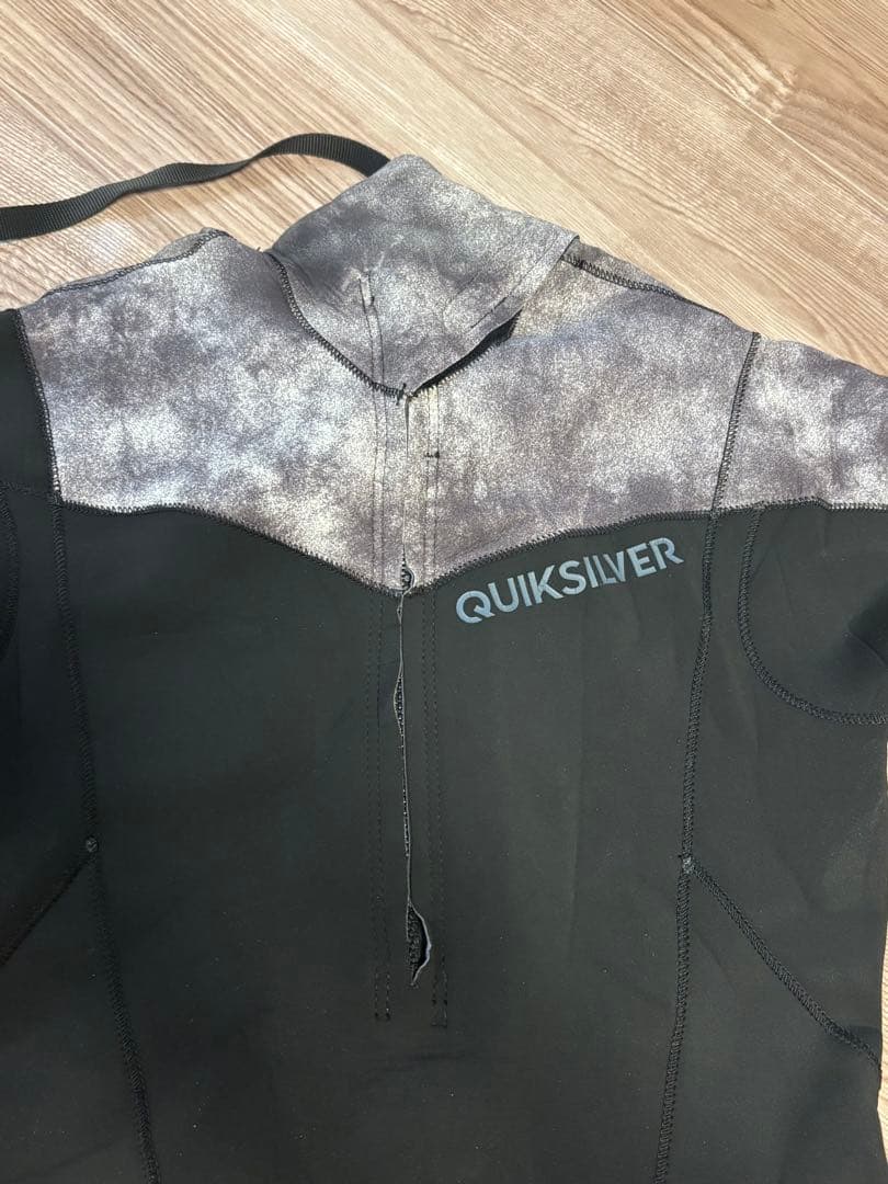 クイックシルバー　スプリング　Lサイズ