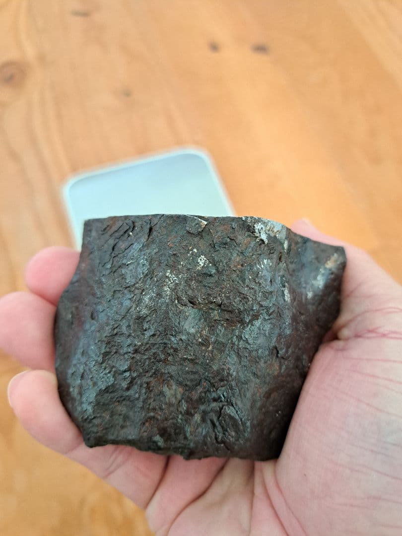 【金運】アルタイ隕石　大型隕石 鉄隕石　外皮付き隕石　原石　重さ887ｇ