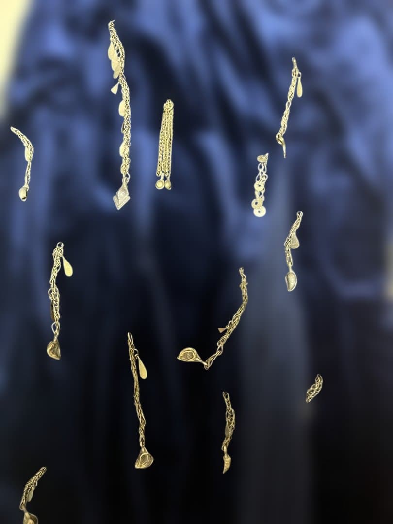 新品　ベリーダンストライバル用ストレッチベルベットスカートアンティークパーツつき