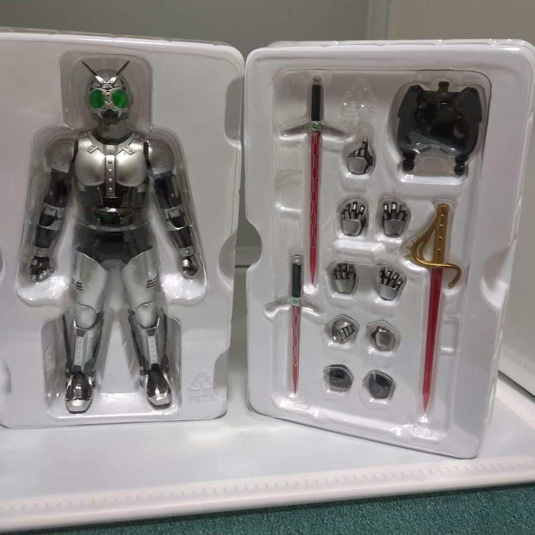 S.H.Figuarts フィギュアーツ シャドームーン 真骨彫製法