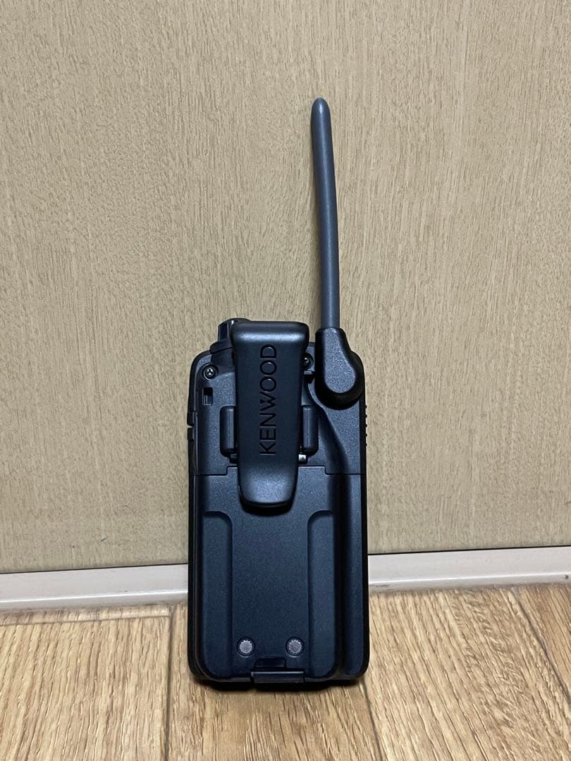 KENWOOD トランシーバー 他（充電器・バッテリー・スピーカーマイク）