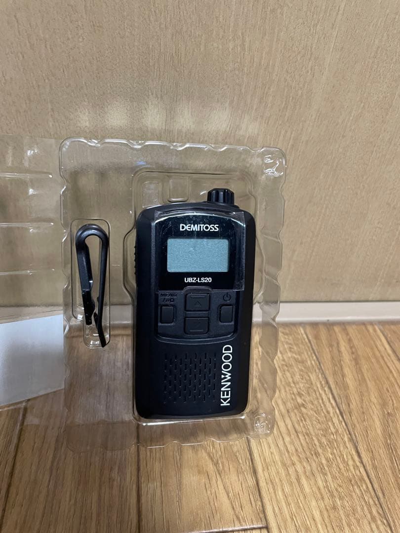 KENWOOD トランシーバー 他（充電器・バッテリー・スピーカーマイク）