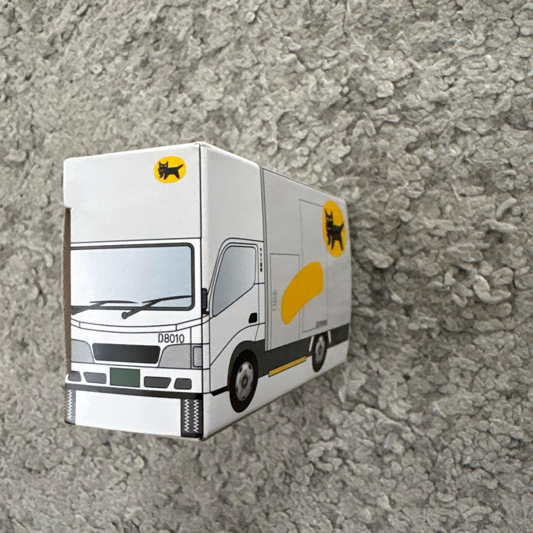 ヤマト運輸　非売品　ミニカー 大型10t車　1台 小型　2t車　１台