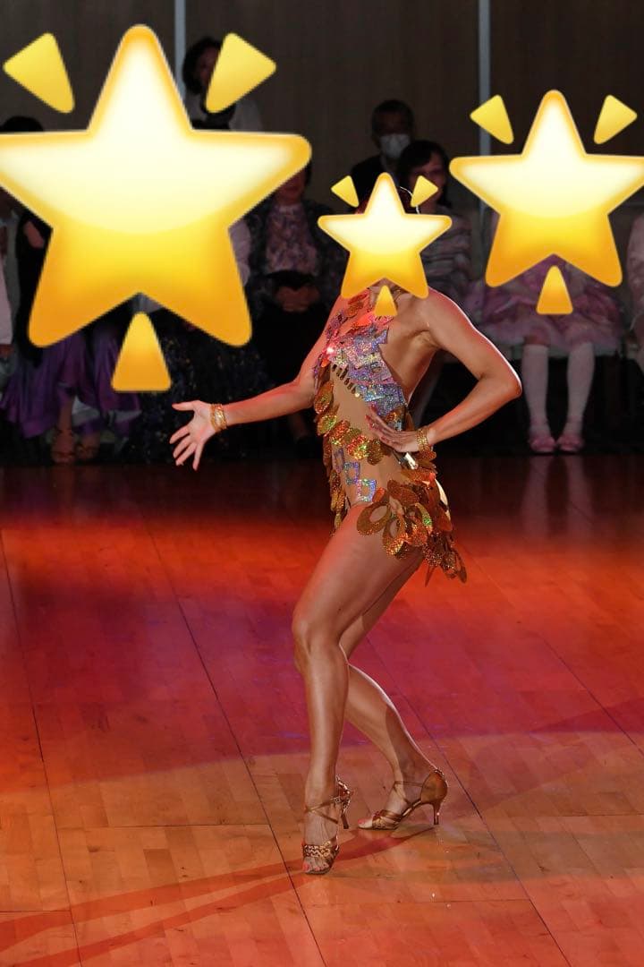 ゴールド装飾ダンス衣装