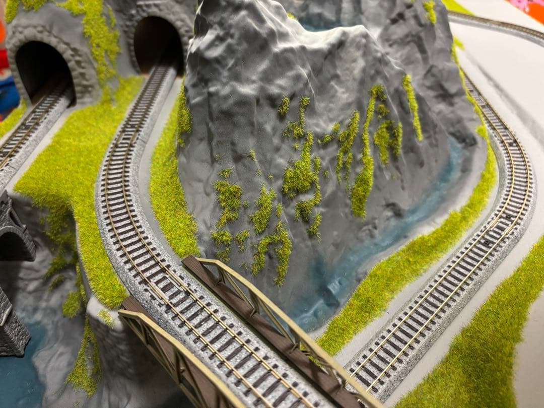 KATO(ラウンドハウス) Nゲージ　アルプスの氷河特急デスクトップレイアウト