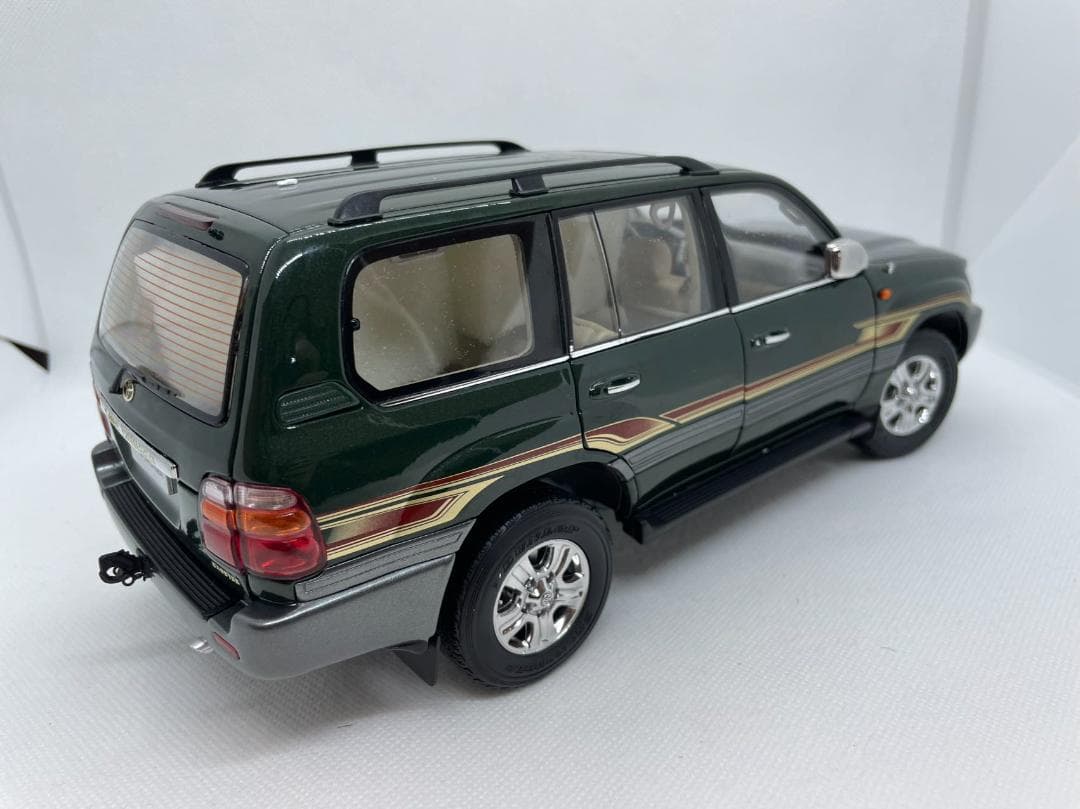 203-009 1/18 トヨタ ランドクルーザー LC100 ダークグリーン
