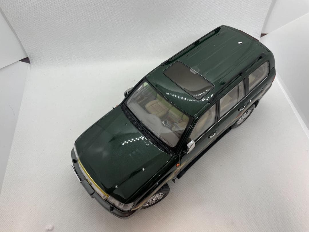 203-009 1/18 トヨタ ランドクルーザー LC100 ダークグリーン