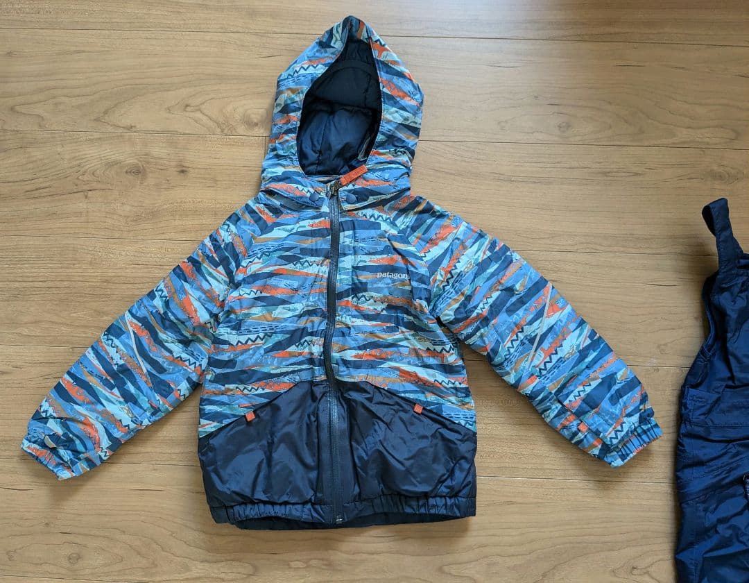 週末までお値引中　パタゴニア　キッズ　スキーウェア　100