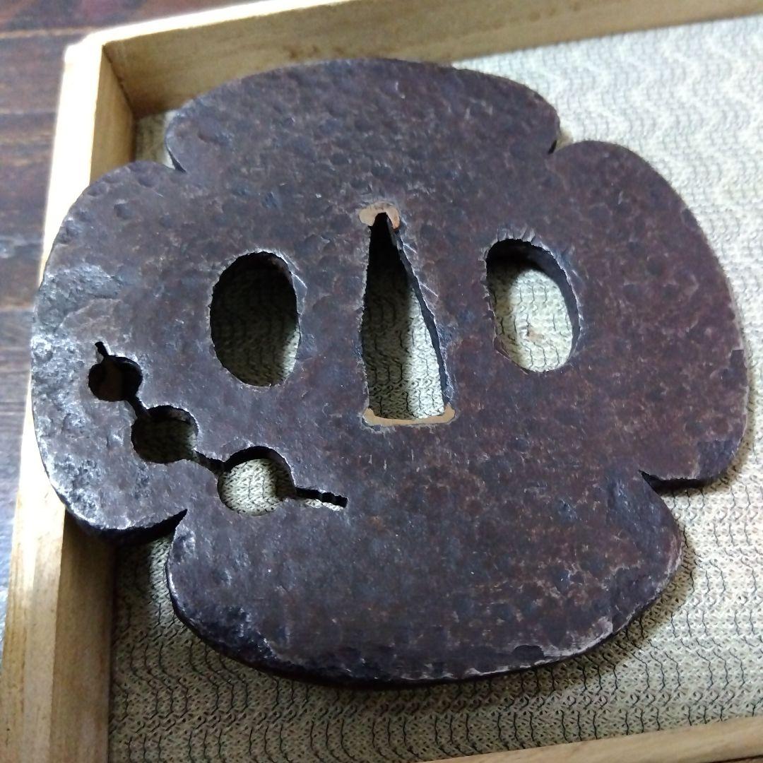 【値下げ】鍔　木瓜形　串団子透かし　打目地模様　明珍派？　桃山〜江戸？　美品