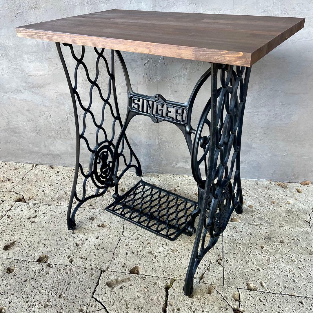 イギリス　アンティークミシン脚テーブル　SINGER 足踏みミシン　網目　鉄脚
