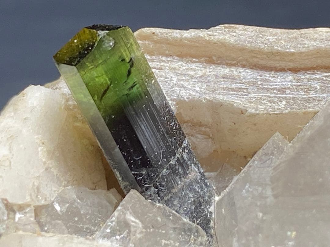 トルマリン　母岩付き　水晶　雲母　243g