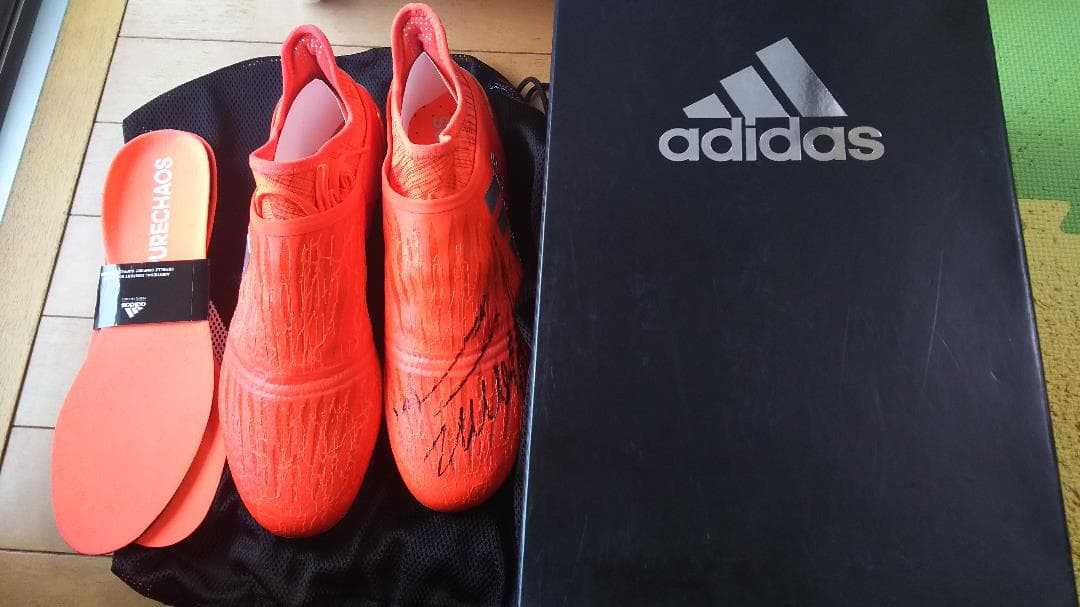 ハメス・ロドリゲスーサイン付き　2016年アディダス限定スパイク