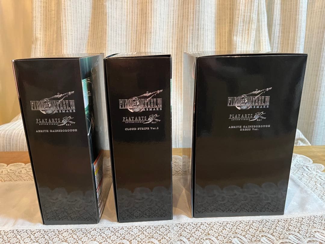 PLAY ARTS改 エアリス　ドレス クラウド　ファイナルファンタジーVII