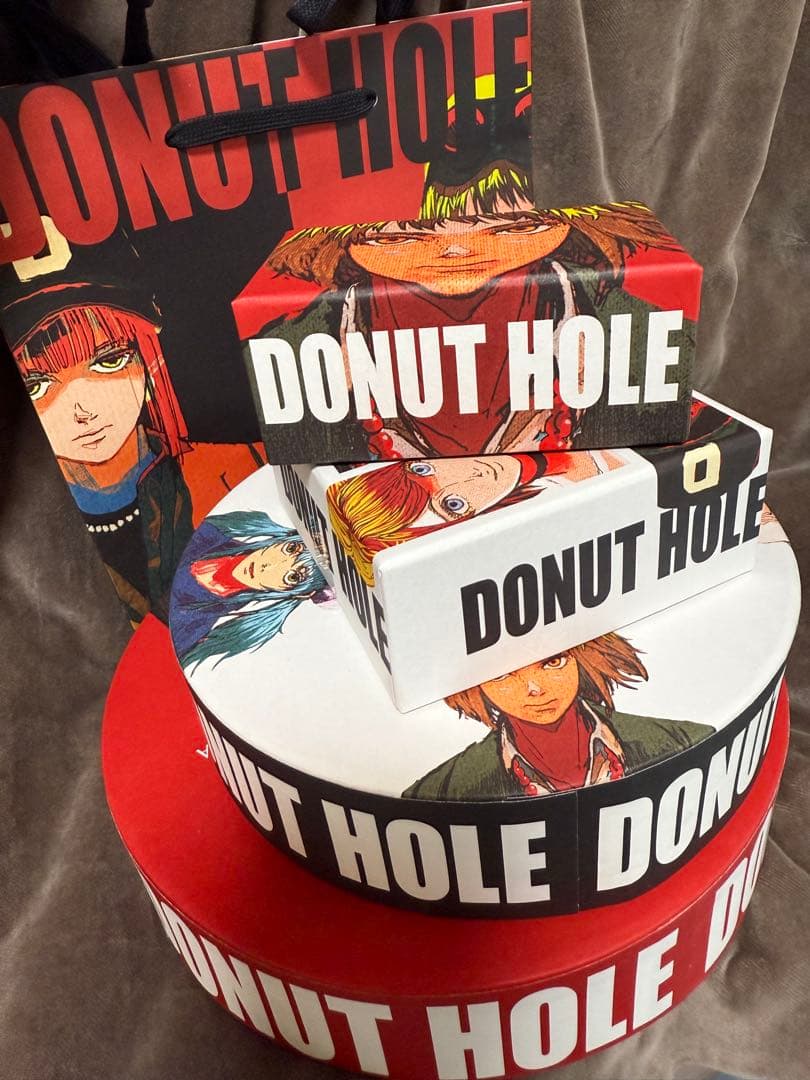 JUNKベロアプルオーバー&GODIVA×HACHIドーナツホール空箱