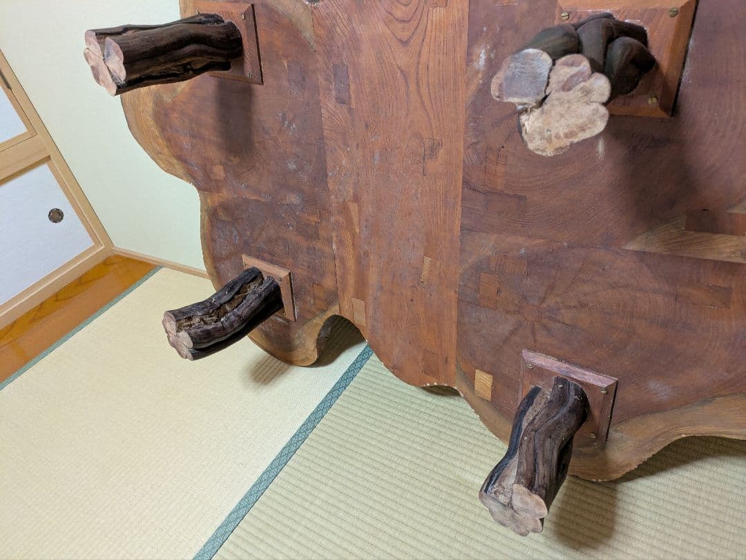 【唯一無二】天然木の温もりを感じる、ブドウの木のはぎ合わせローテーブル