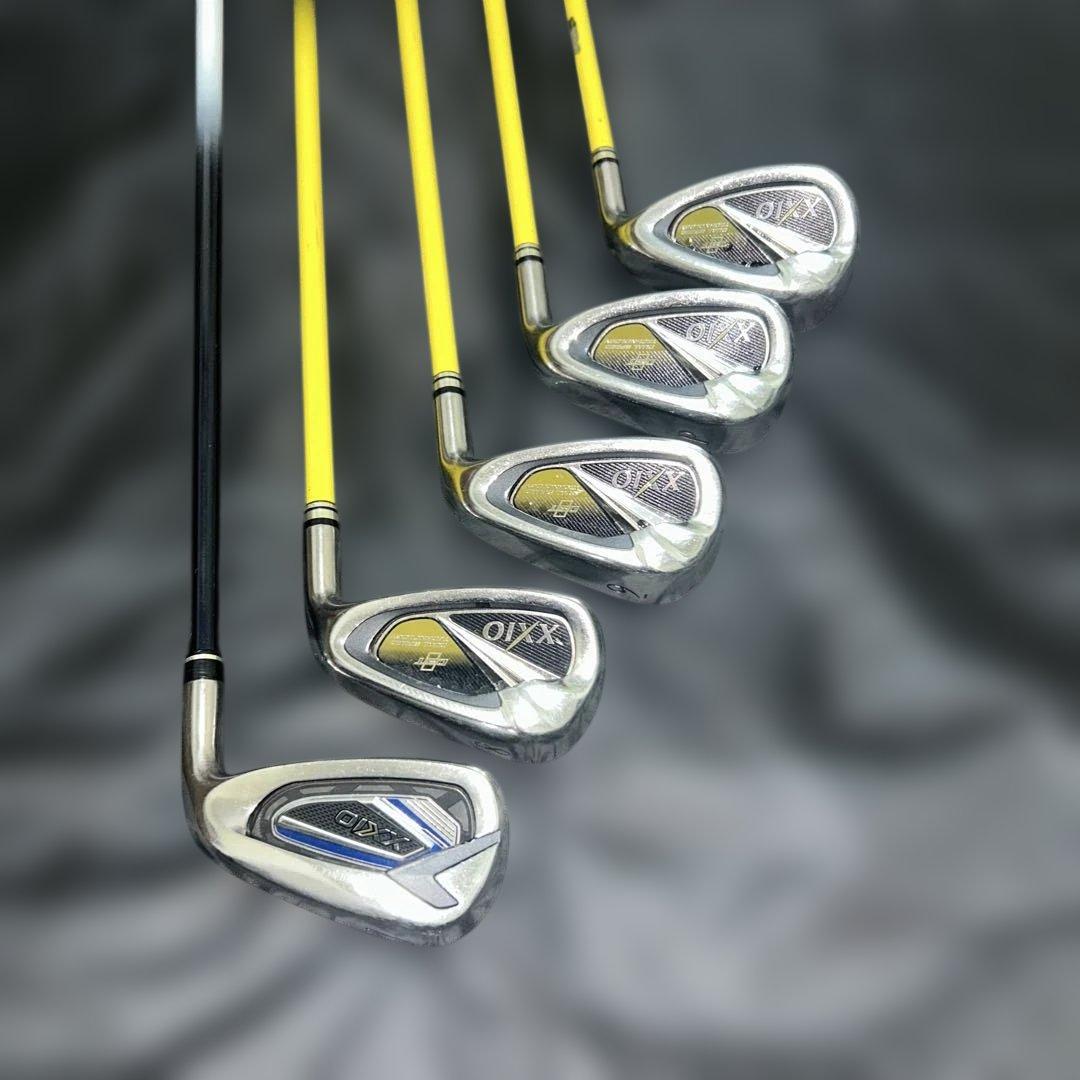ゼクシオ8&12アイアン5本硬さＲとパター