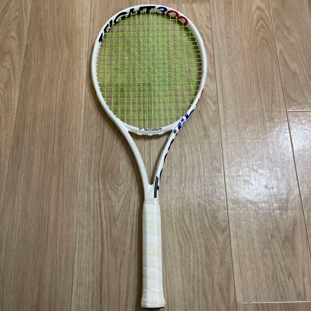 テクニファイバー T-FIGHT 300 グリップ3