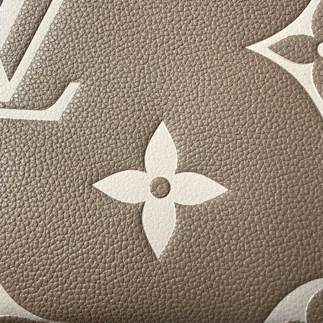 ハンドバッグ　ノーブランド　ノベルティ　ベージュ　オンザゴー