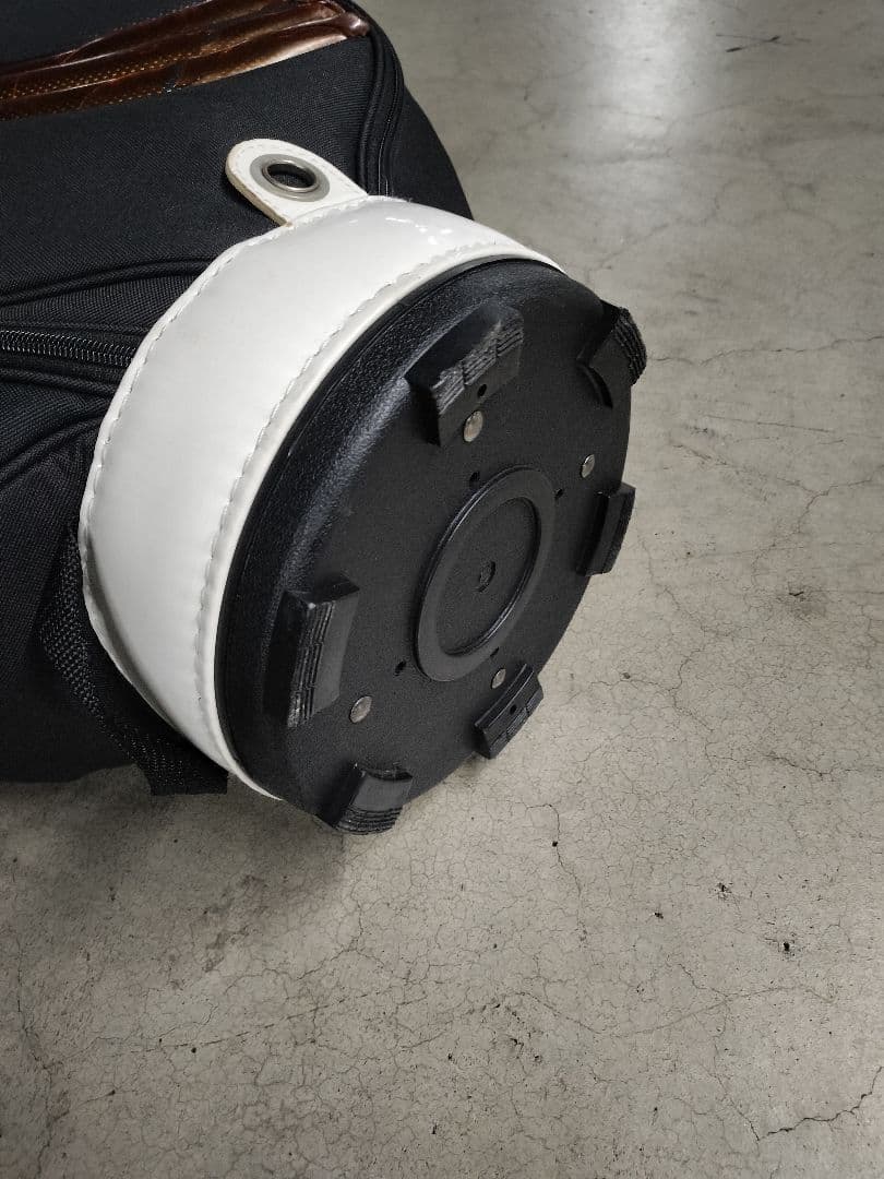 *＊PUMA＊* プーマ キャディバッグ エナメル フード付き ホワイト