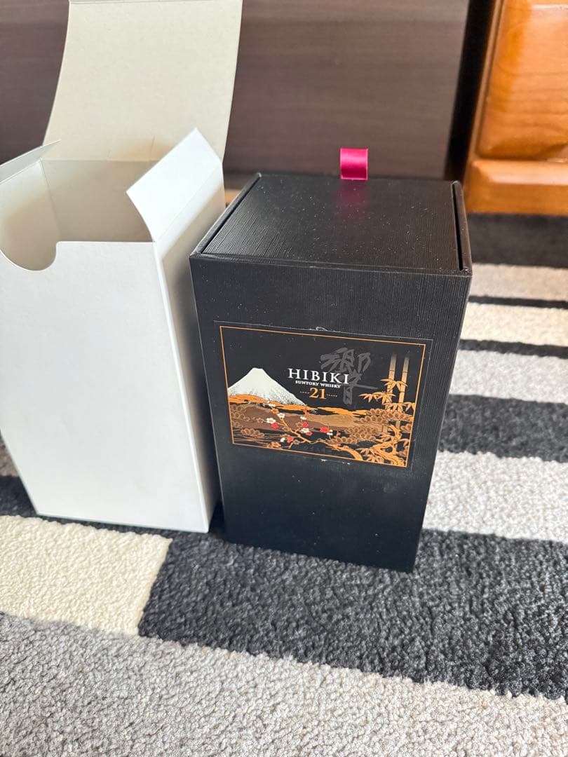 Hibiki 21年 ウイスキー クリスタルボトル