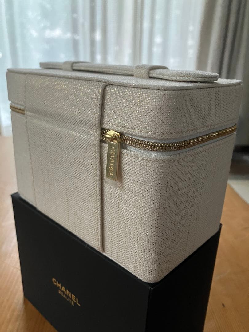 【非売品】新作 CHANELシャネル バニティポーチ ツイード メイクポーチ 白