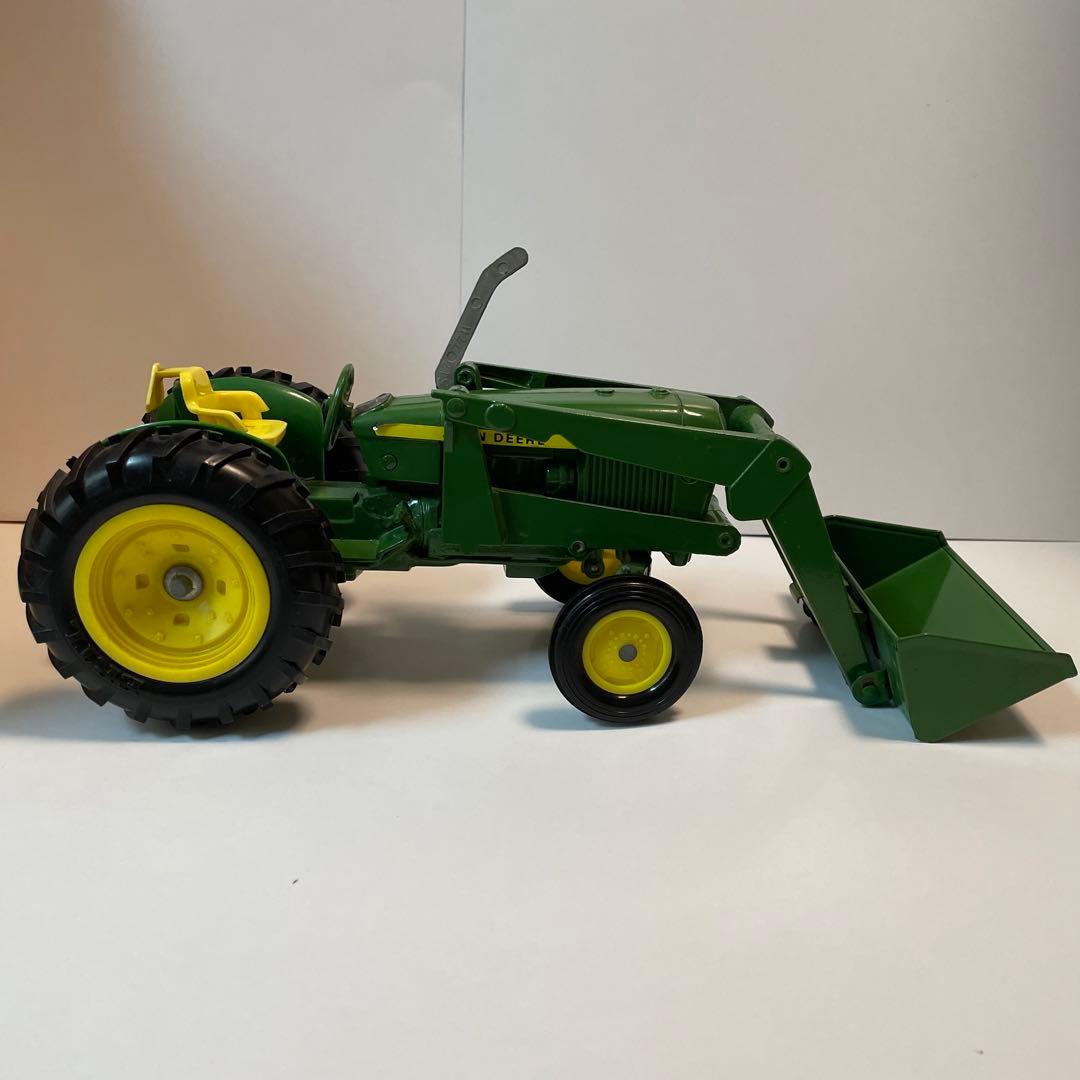 2211.ジョンディアトラクターJD2010 1/16ミニカー