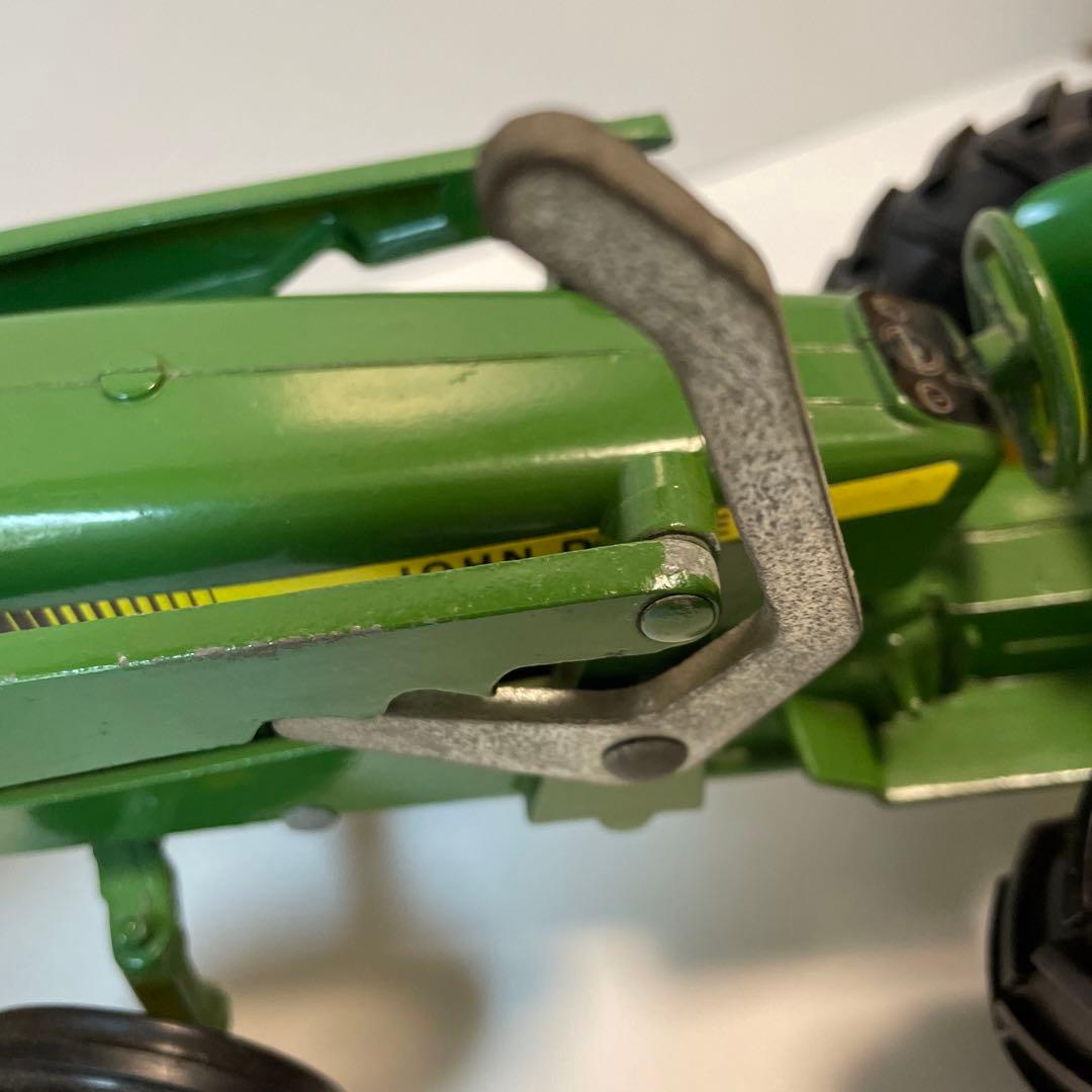 2211.ジョンディアトラクターJD2010 1/16ミニカー