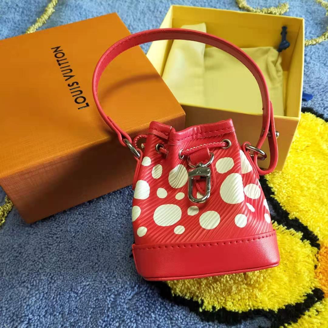 VIP限定 ノベルティ レッド×ホワイト水玉デザインのバケットバッグ