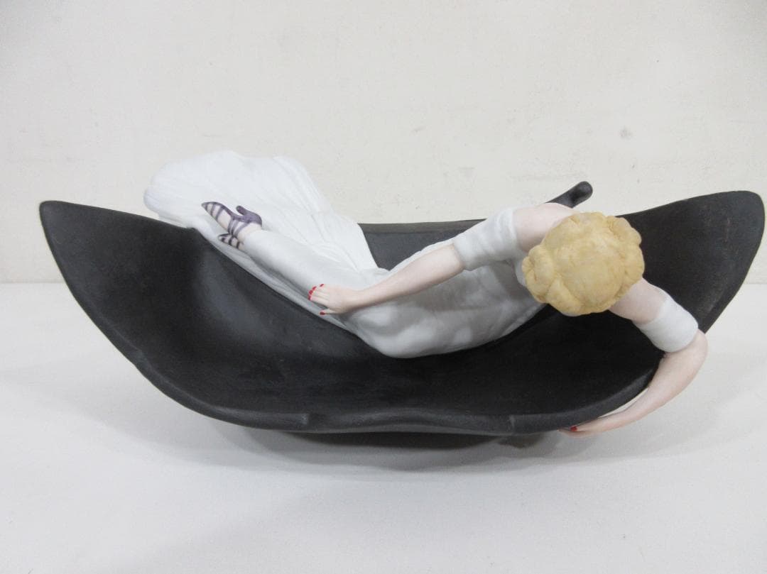 0907X ルイ・イカール ソファー 磁器 フィギュア