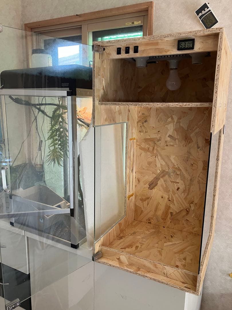 爬虫類　木製飼育ケージ　前面ガラス無し　40X40X80CM