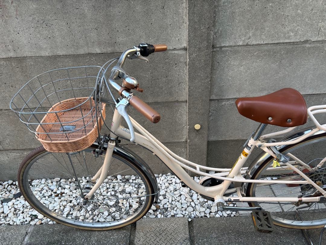 シティサイクル ベージュ 前カゴ付き　26インチ
