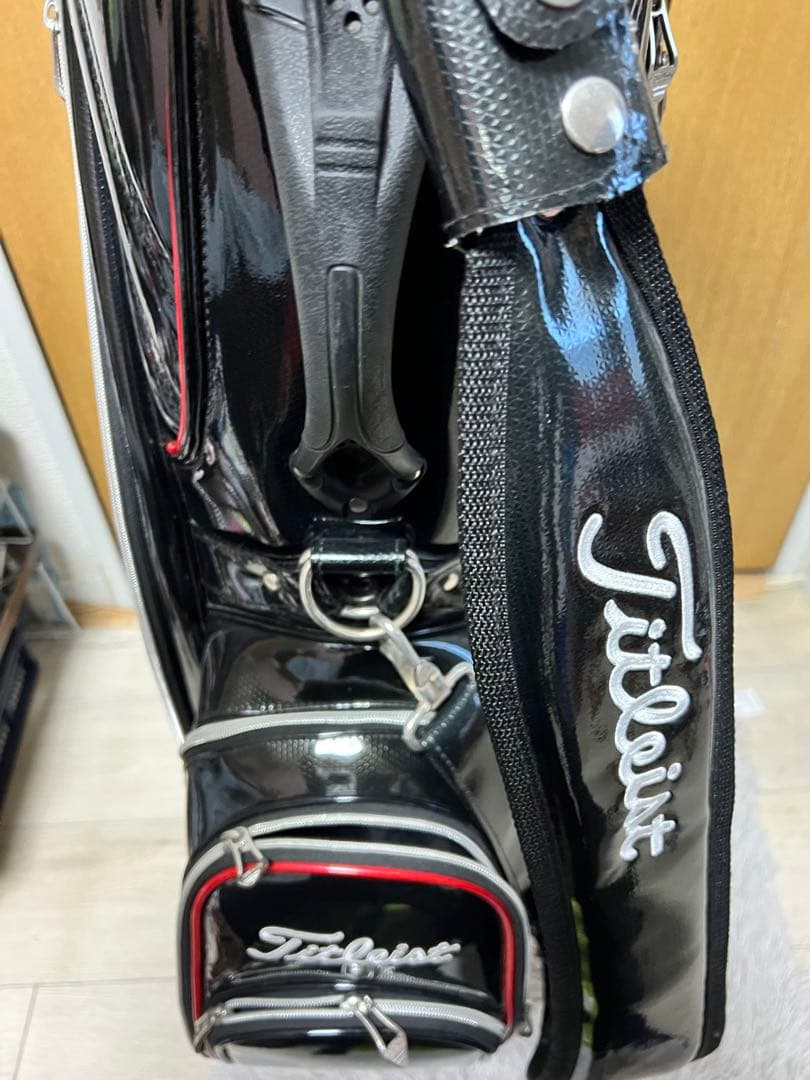 美品 Titleist ゴルフバッグ 黒/赤 エナメル