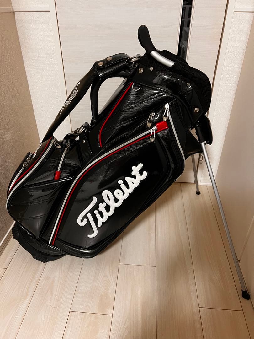 美品 Titleist ゴルフバッグ 黒/赤 エナメル