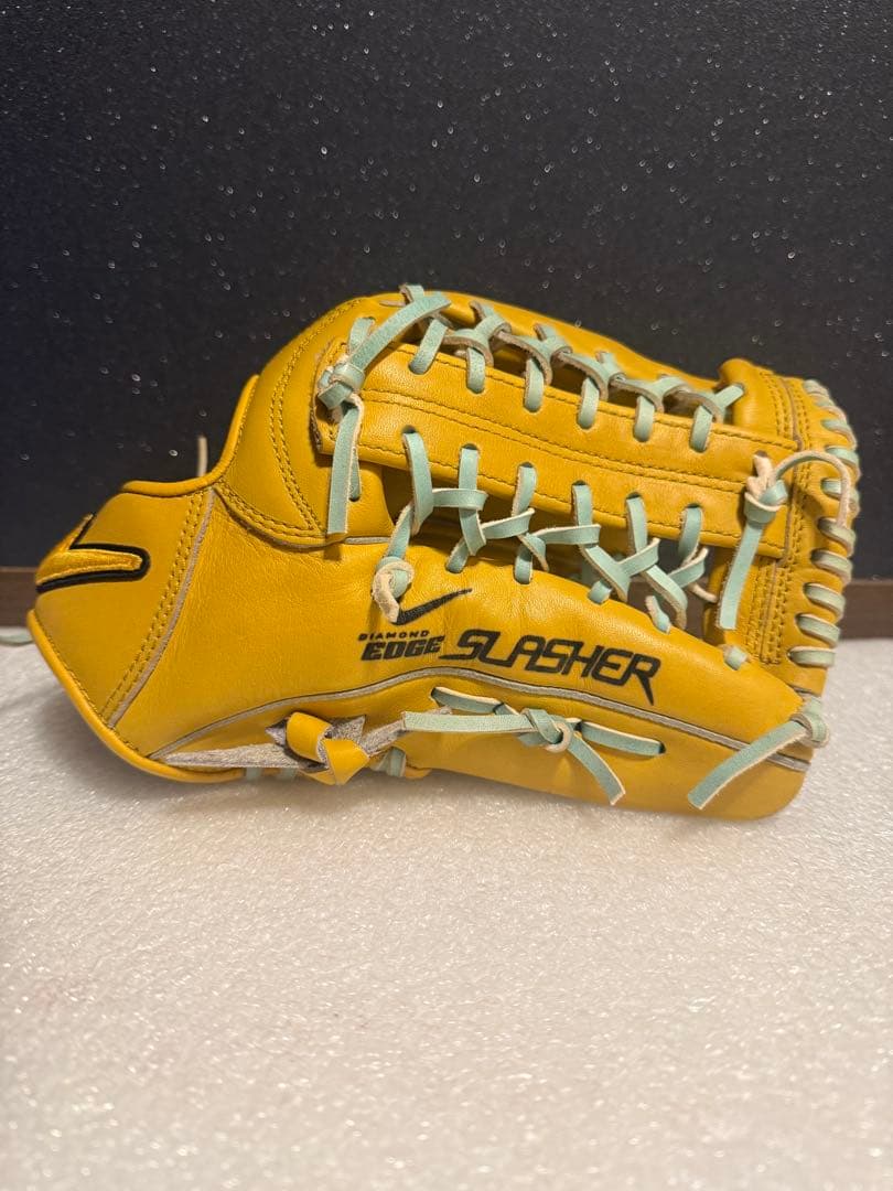 ★極美品★ NIKE ナイキ 一般軟式 外野手用 全紐交換済 小指2本 革質◎