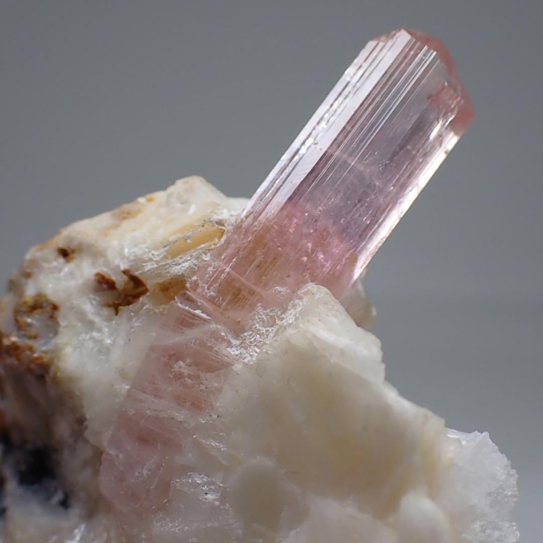 【パキスタン/カトラン産】ピンクインペリアルトパーズ